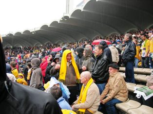 Bordeaux fans in the rain.jpg